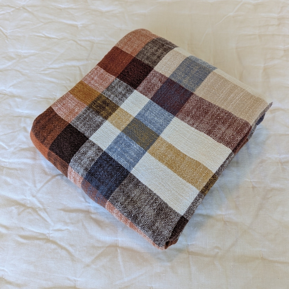 Target Threshold Multicolor Plaid Round Cotton Tablecloth 62.75″ Great Condition